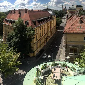 City Hotel